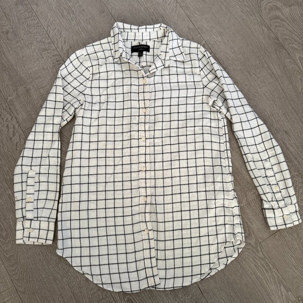 Banana Republic Boyfriend Fit Windowpane Women Shirt XS White Black